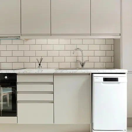 Lovely 2 Bedroom House - Free Parking - Accommodation Near Qmc Hospital & University Of Nottingham - Suitable For Short Stays & Long Stays Exterior photo