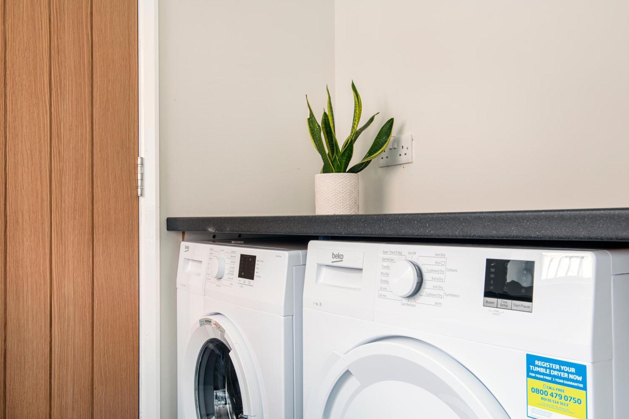 Ferienhaus Lovely 2 Bedroom House - Free Parking - Near Qmc Hospital & Of - Suitable For Short & Long Nottingham