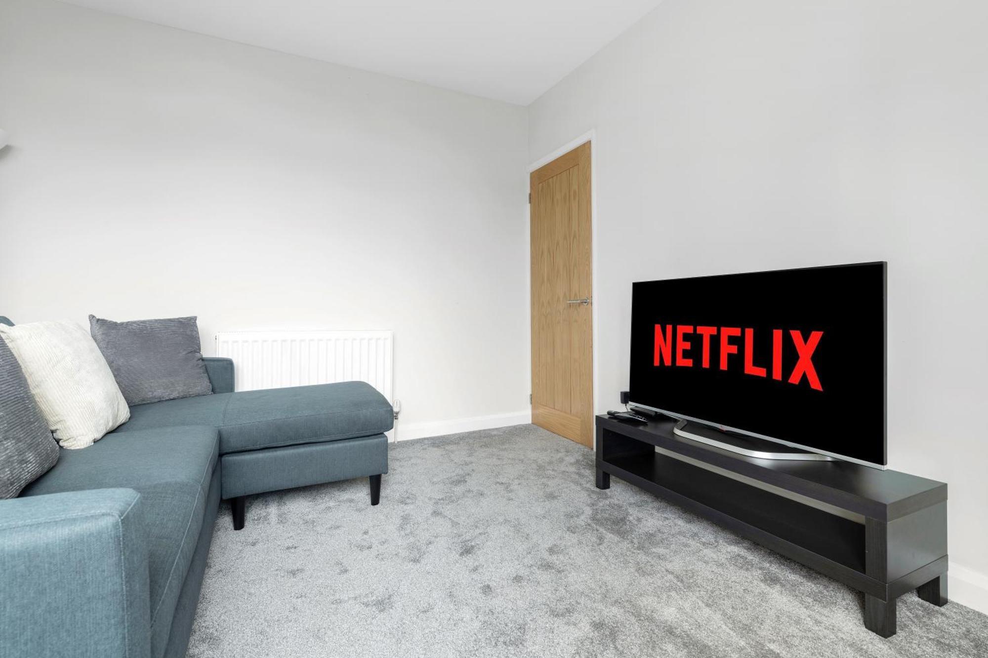Lovely 2 Bedroom House - Free Parking - Near Qmc Hospital & Of - Suitable For Short & Long Holiday home