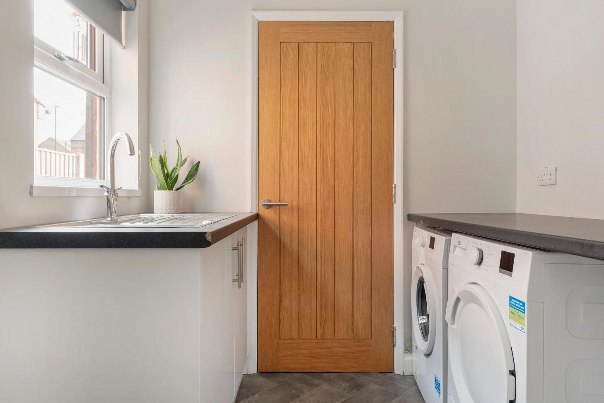Lovely 2 Bedroom House - Free Parking - Near Qmc Hospital & Of - Suitable For Short & Long Ferienhaus Nottingham